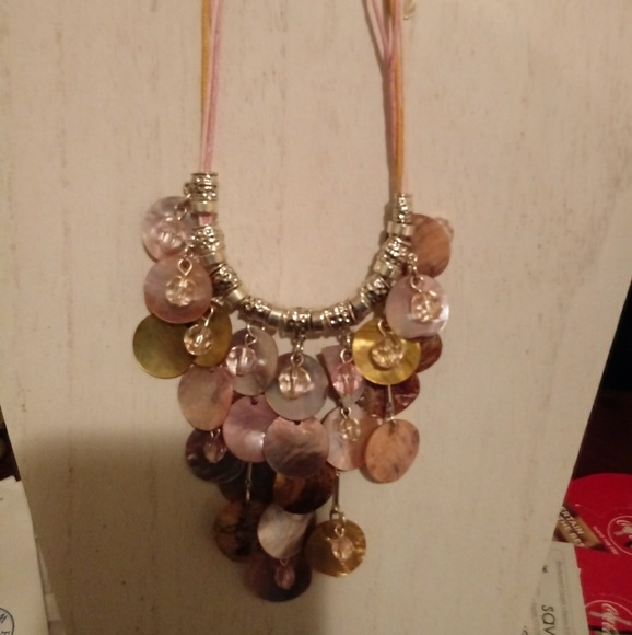 Bundle of pink jewelry necklace/earrings/bracelet - Picture 4 of 6